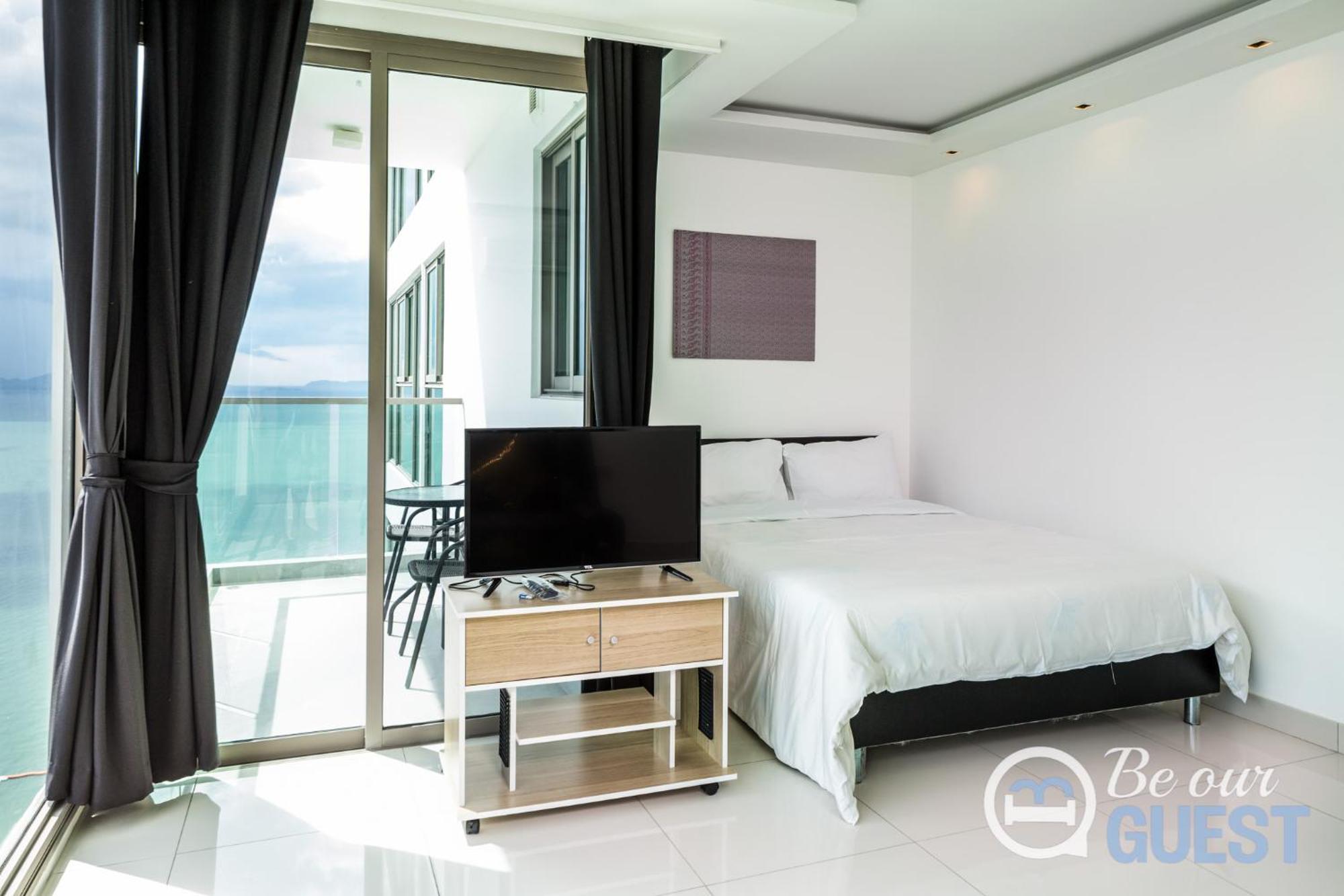 Stunning Sea View Condo On The Beach - Monthly Stay Pattaya Room photo